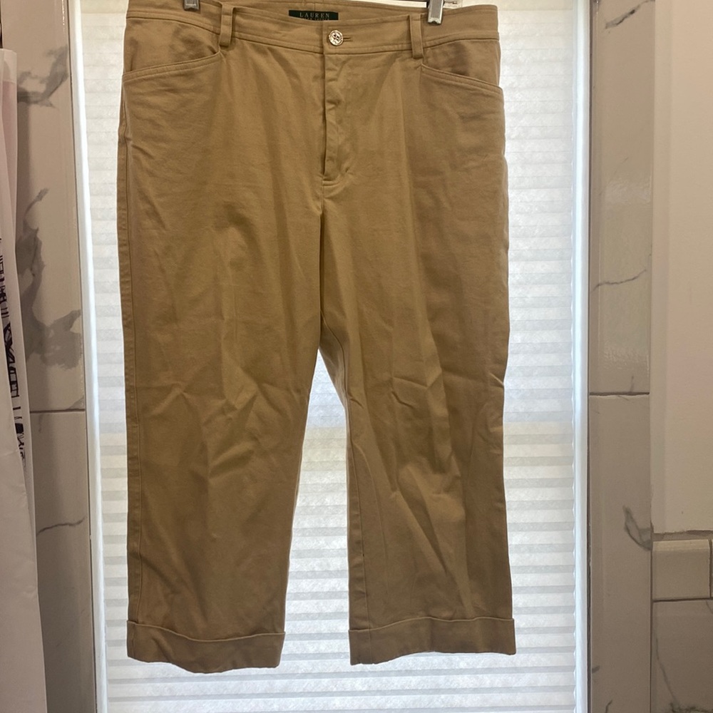 Ladies khaki capris